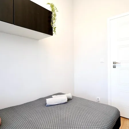 Mmrent Dinosaur 홈스테이 그단스크